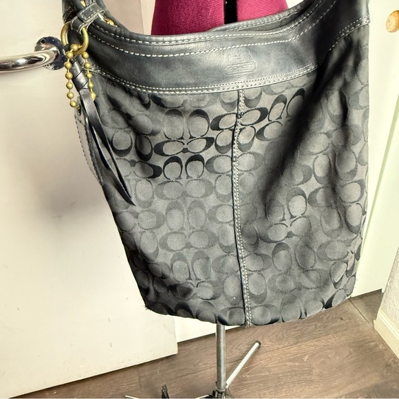 COACH BLEECKER SIGNATURE BLACK JACQUARD Y2K DUFFLE BUCKET SHOULDER HANDBAG 11438 - Picture 3 of 9